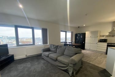 6 bed flat, 10 Kinterbury Street, City Centre, Plymouth, PL12DG - Image 3